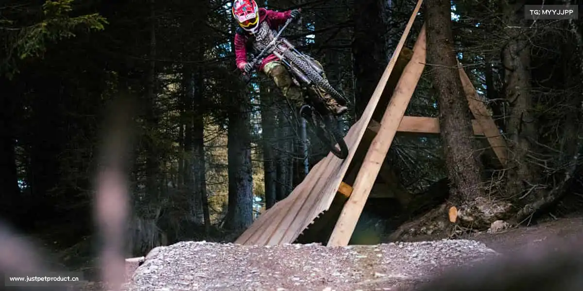 星空电竞⛹️‍♀️释放活力，每一次奔跑都自带光芒！